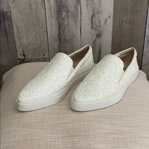 Nighttime shenanigans 🤍